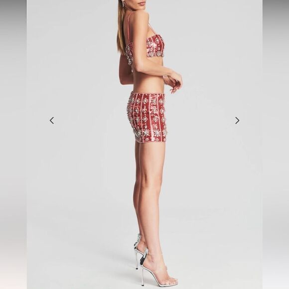 XIOS SKIRT and Thiva Bra Calypso Coral
Retrofête - Picture 3 of 10